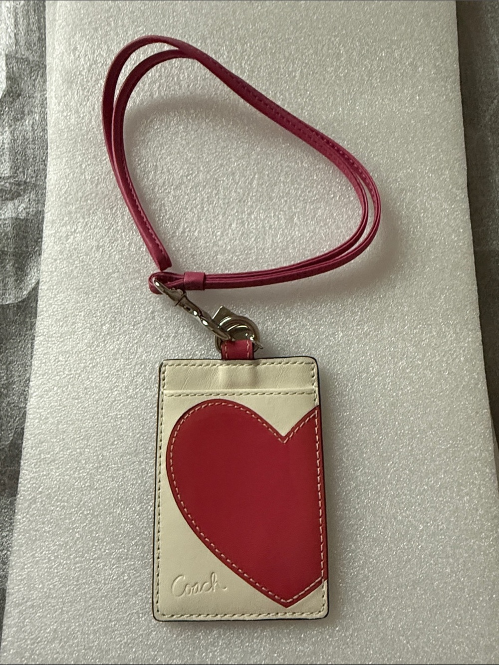 Coach White Leather ID Card Holder with Pink Heart and Strap 100% NEW